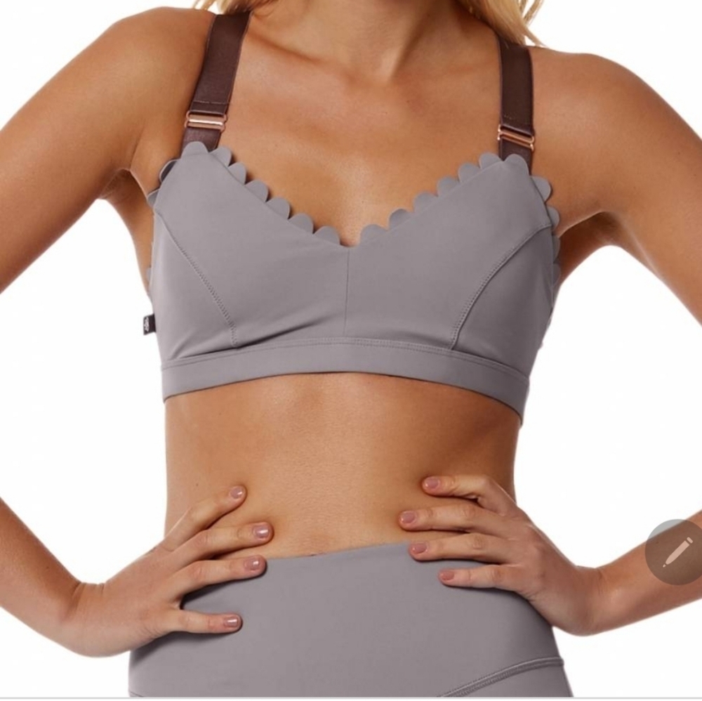 L'urv Scallop Hem Bra